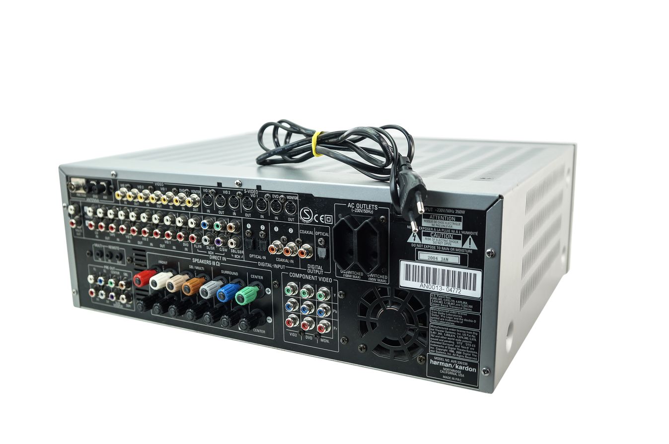 Harman_Kardon_AVR_330_AV_Receiver_Silber_07