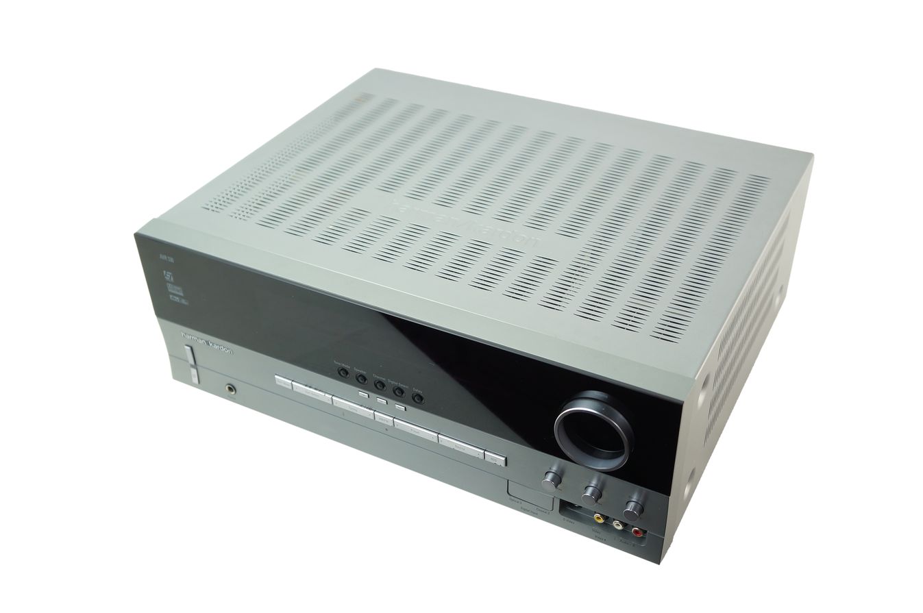 Harman_Kardon_AVR_330_AV_Receiver_Silber_09