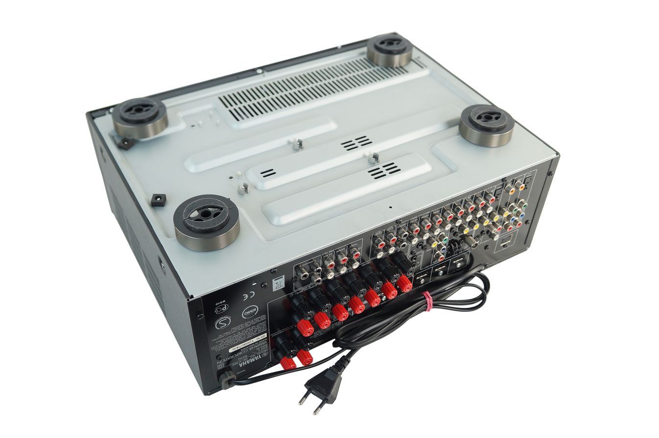 Yamaha_RX-V765_Digital_7.1_Heimkino_AV_Receiver_Schwarz_07_result
