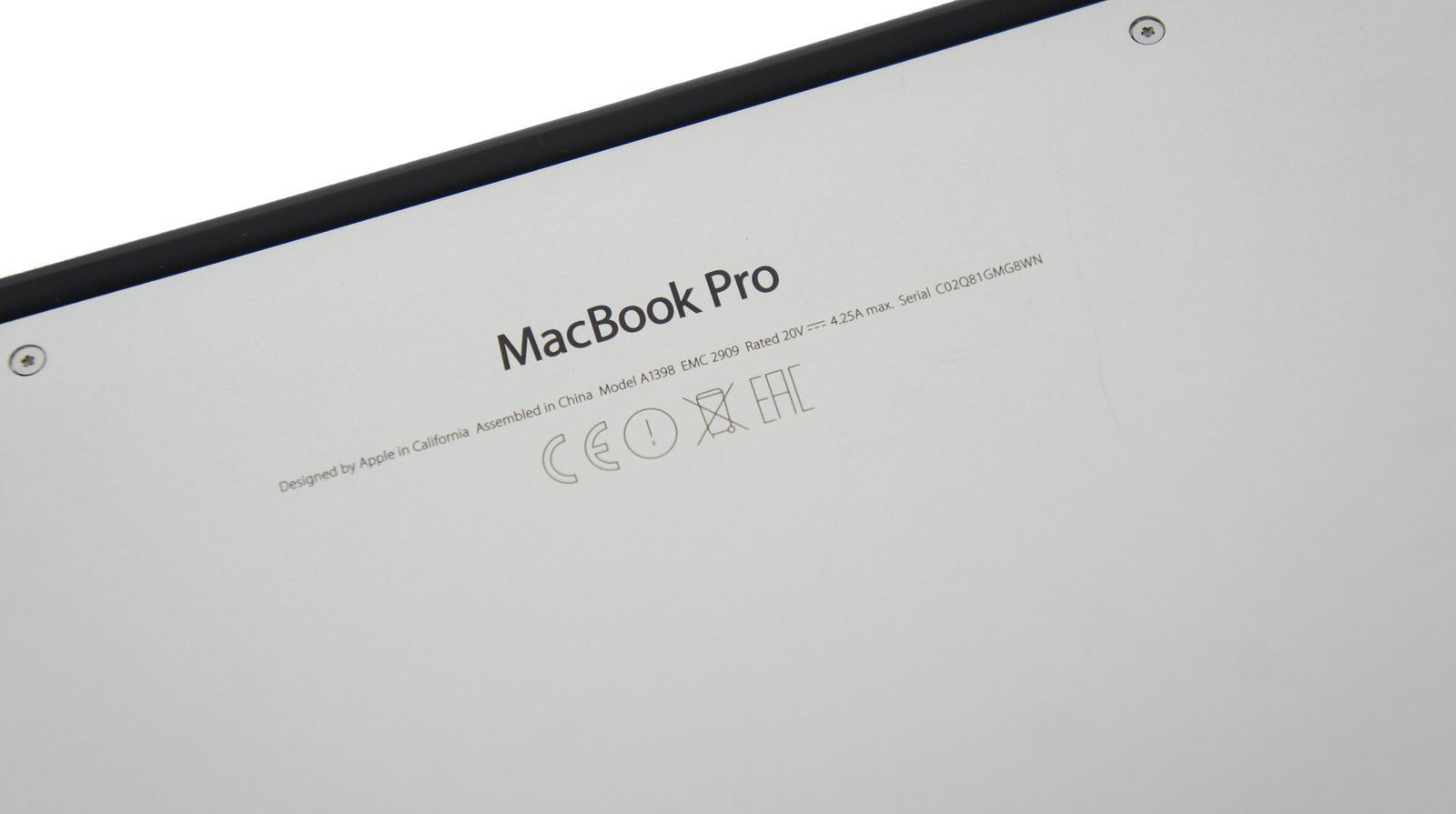 Apple_MacBook_Pro_15_Mitte_2015_Retina_22_GHz_Quad-Core_i7_16GB_250_SSD_15_result