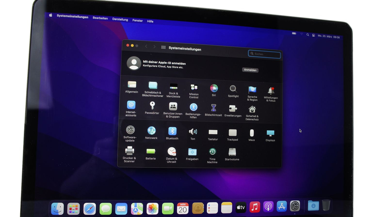 Apple_MacBook_Pro_15_Mitte_2015_Retina_22_GHz_Quad-Core_i7_16GB_250_SSD_16_result