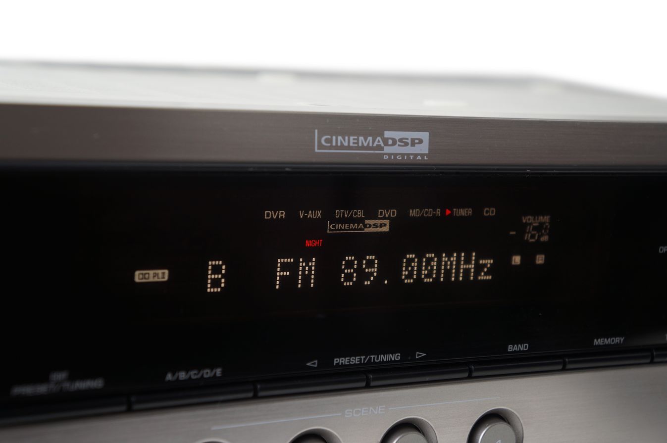 Yamaha_RX-V365_HDMI_5.1_AV_Receiver_Silber_03