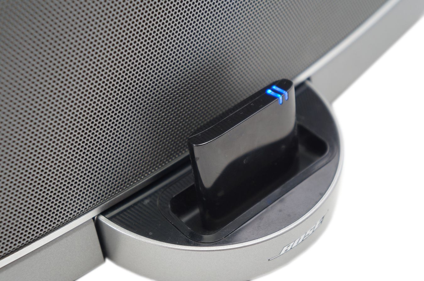 Bose_SoundDock_Portable_Digital_Music_System_02_result