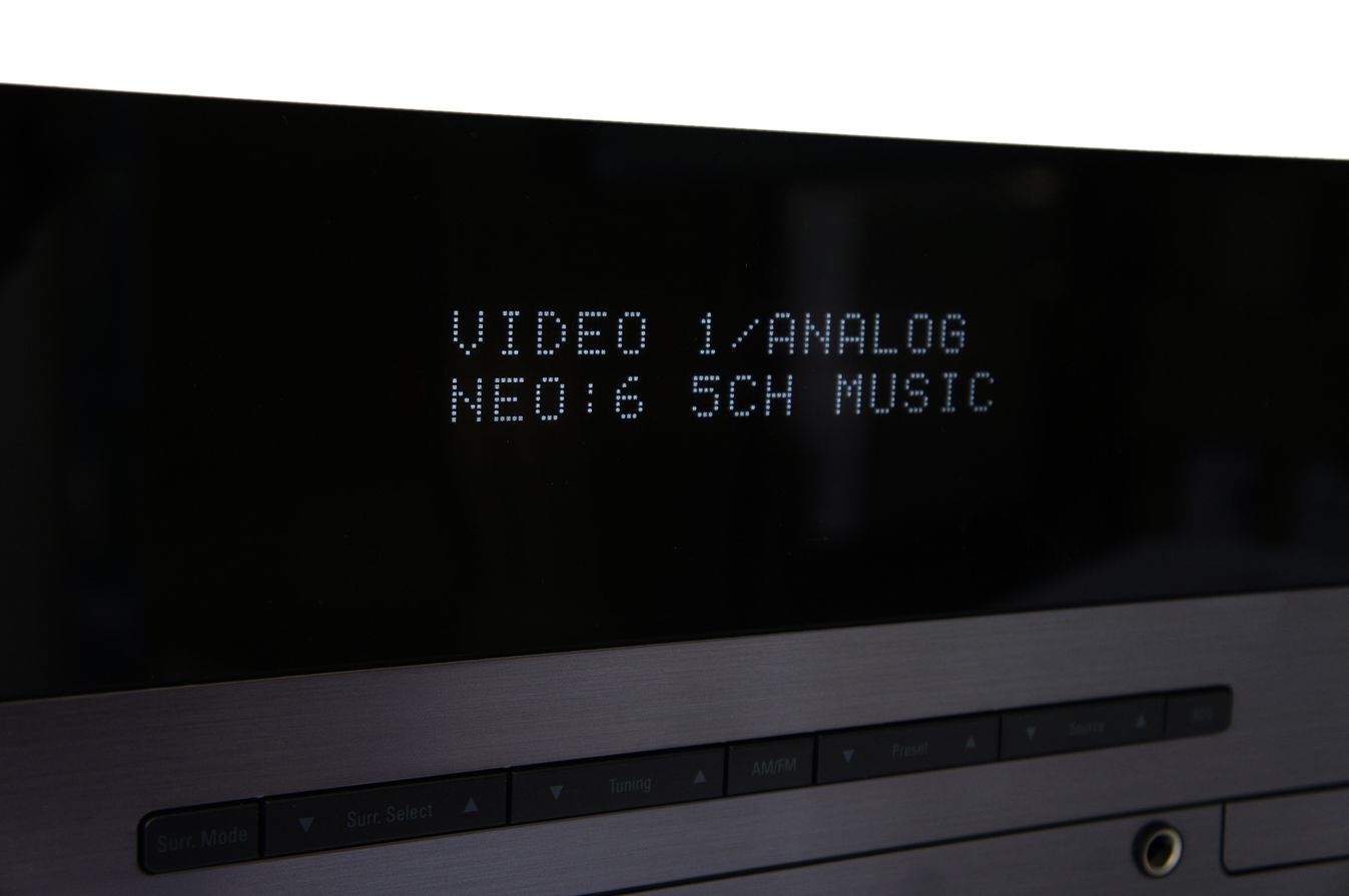 Harman_Kardon_AVR_142_5.1_AV_Receiver_02