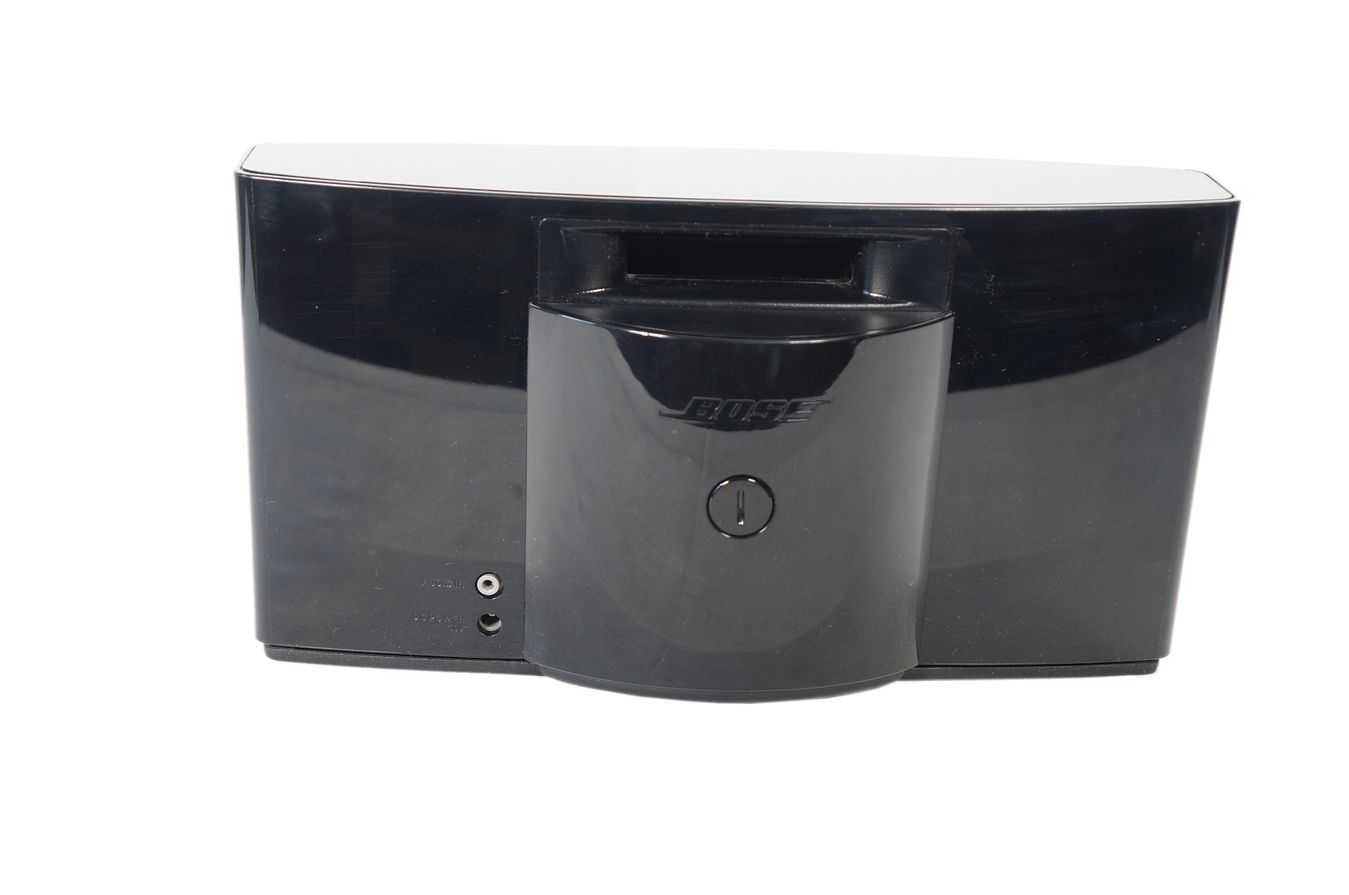 Bose_SoundDock_Portable_Digital_Music_System_inkl._Bluetooth_Adapter_02_result