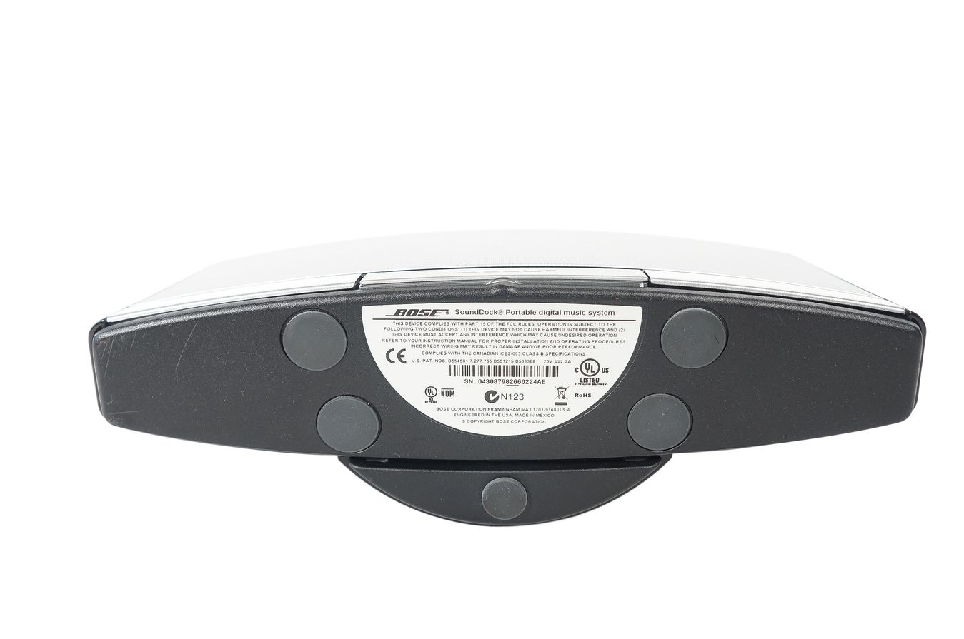 Bose_SoundDock_Portable_Digital_Music_System_inkl._Bluetooth_Adapter_08_result