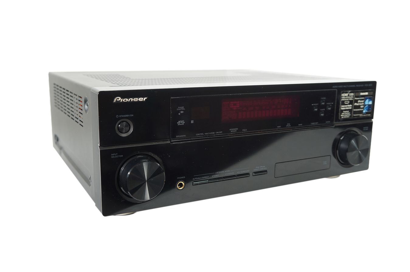 Pioneer_VSX-920-K_7.1_A-V-Receiver_Schwarz_mit_Mikrofon_04_result