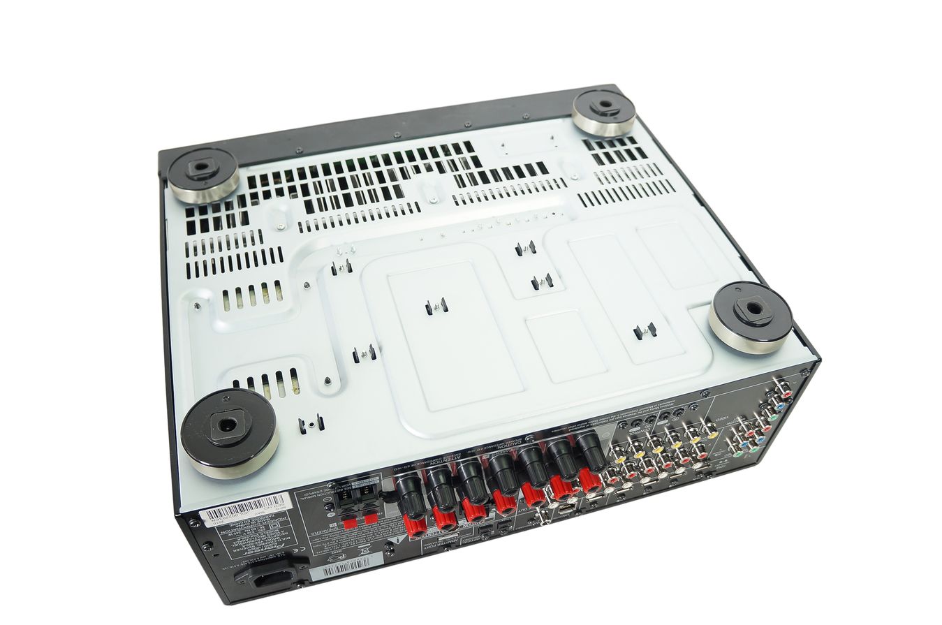 Pioneer_VSX-920-K_7.1_A-V-Receiver_Schwarz_mit_Mikrofon_09_result