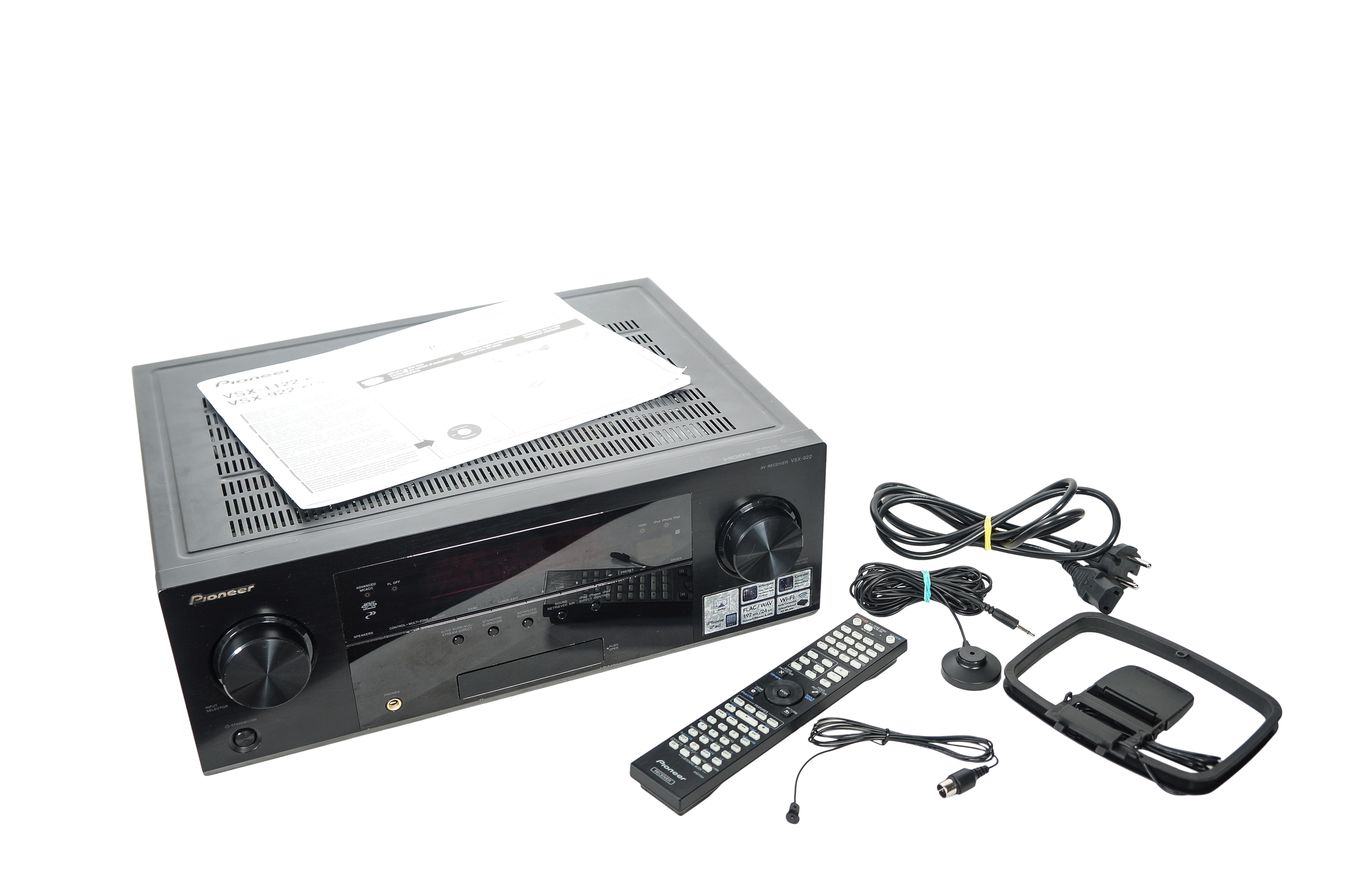 Pioneer_VSX-922-K_Netzwerk_7.1_AV-Receiver_Schwarz_mit_Mikrofon_05_result