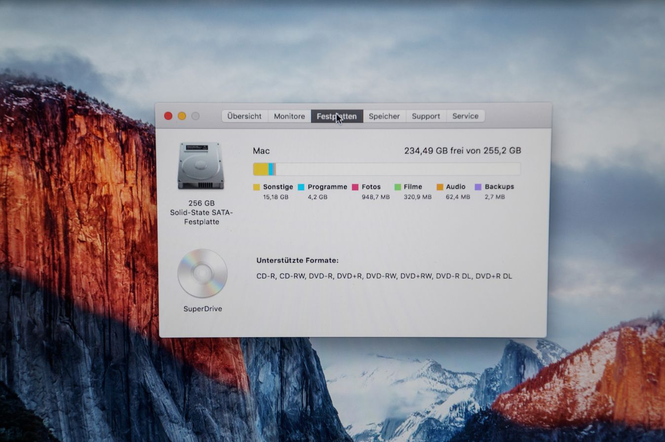 Apple_MacBook_Pro_17_2009_Core_2_Duo_266Ghz__8GbDDR3_SSD256_Nvidia_9600M_512_02