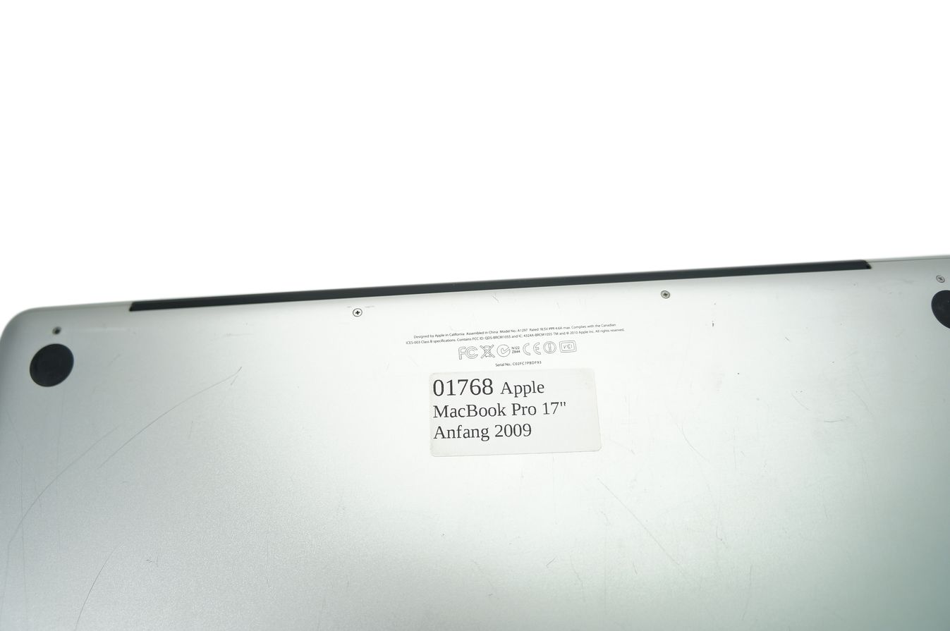 Apple_MacBook_Pro_17_2009_Core_2_Duo_266Ghz__8GbDDR3_SSD256_Nvidia_9600M_512_12
