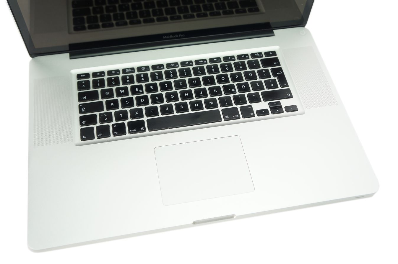 Apple_MacBook_Pro_17_2009_Core_2_Duo_266Ghz__8GbDDR3_SSD256_Nvidia_9600M_512_14