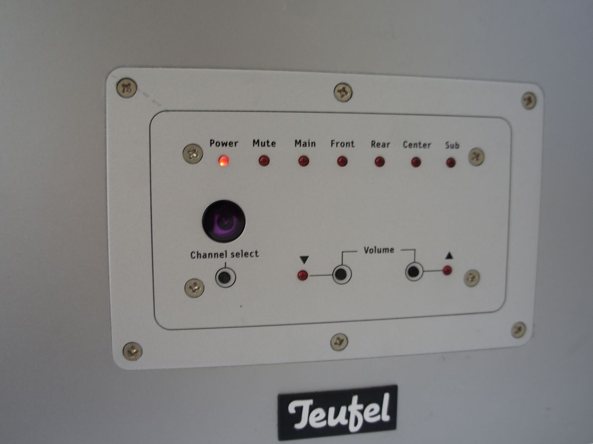 Teufel_Concept_E_Magnum_Power_Edition_Subwoofer_CEM_500_SW_Aktiv_Silber_result
