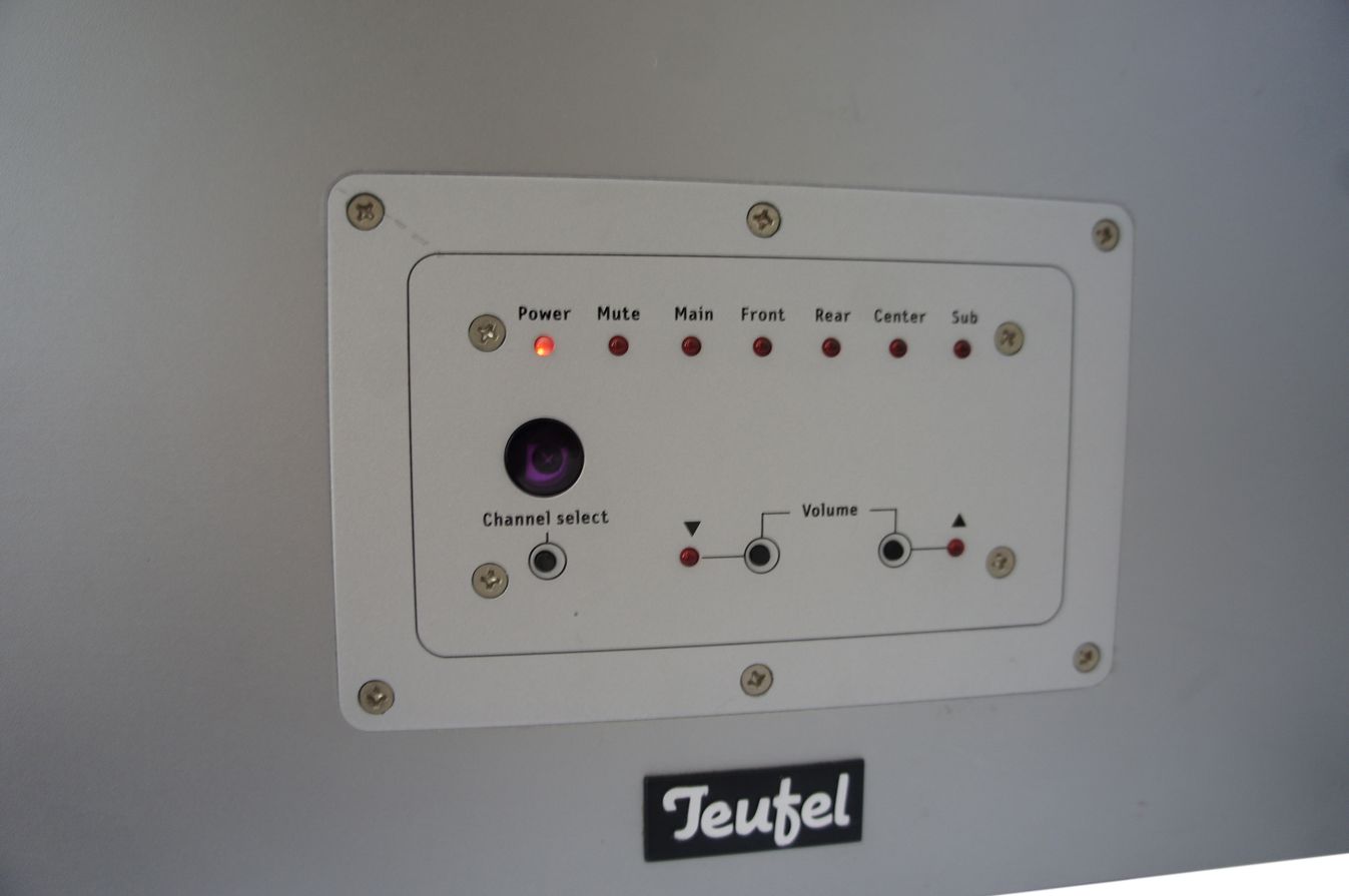 Teufel_Concept_E_Magnum_Power_Edition_Subwoofer_CEM_500_SW_Aktiv_Silber_result