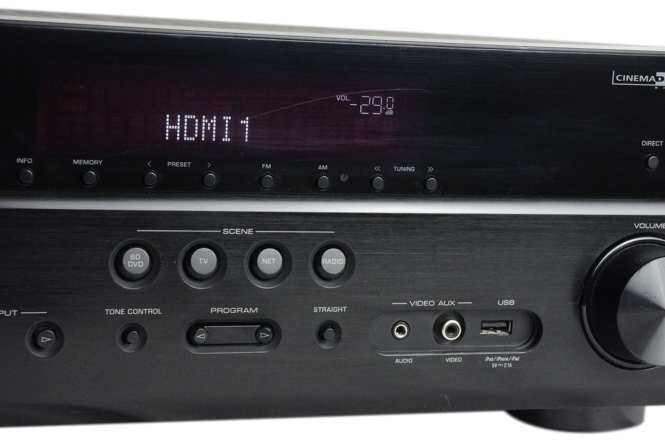 Yamaha_RX-V473_5.1_AV-Receiver_Schwarz_mit_Mikrofon_02_result