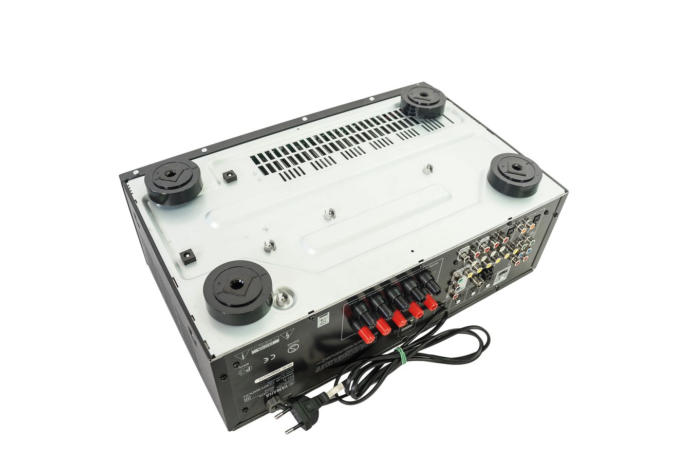 Yamaha_RX-V473_5.1_AV-Receiver_Schwarz_mit_Mikrofon_09_result