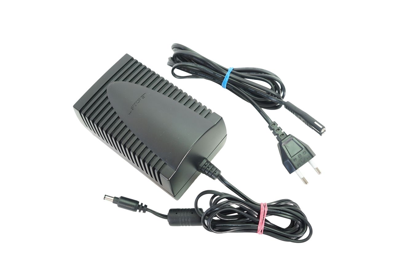 Bose_Media_Center_MC1_Steuerkonsole_Lifestyle_V10_V30_V20_08_result