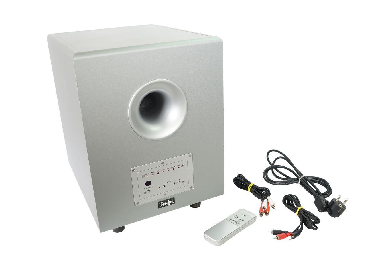 Teufel_Concept_E_Magnum_Power_Edition_Subwoofer_CEM_500_SW_Aktiv_Silber_02_result