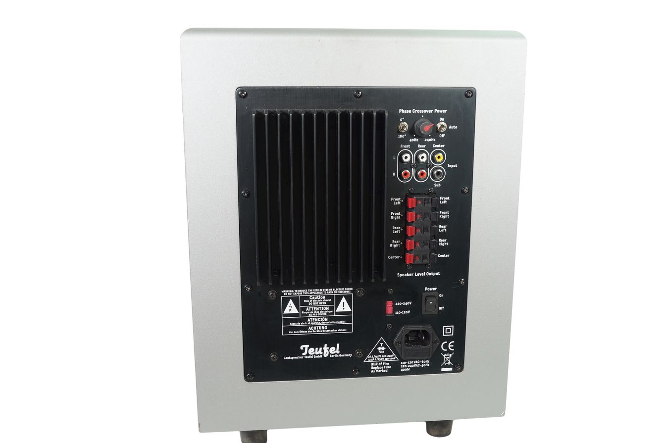 Teufel_Concept_E_Magnum_Power_Edition_Subwoofer_CEM_500_SW_Aktiv_Silber_06_result