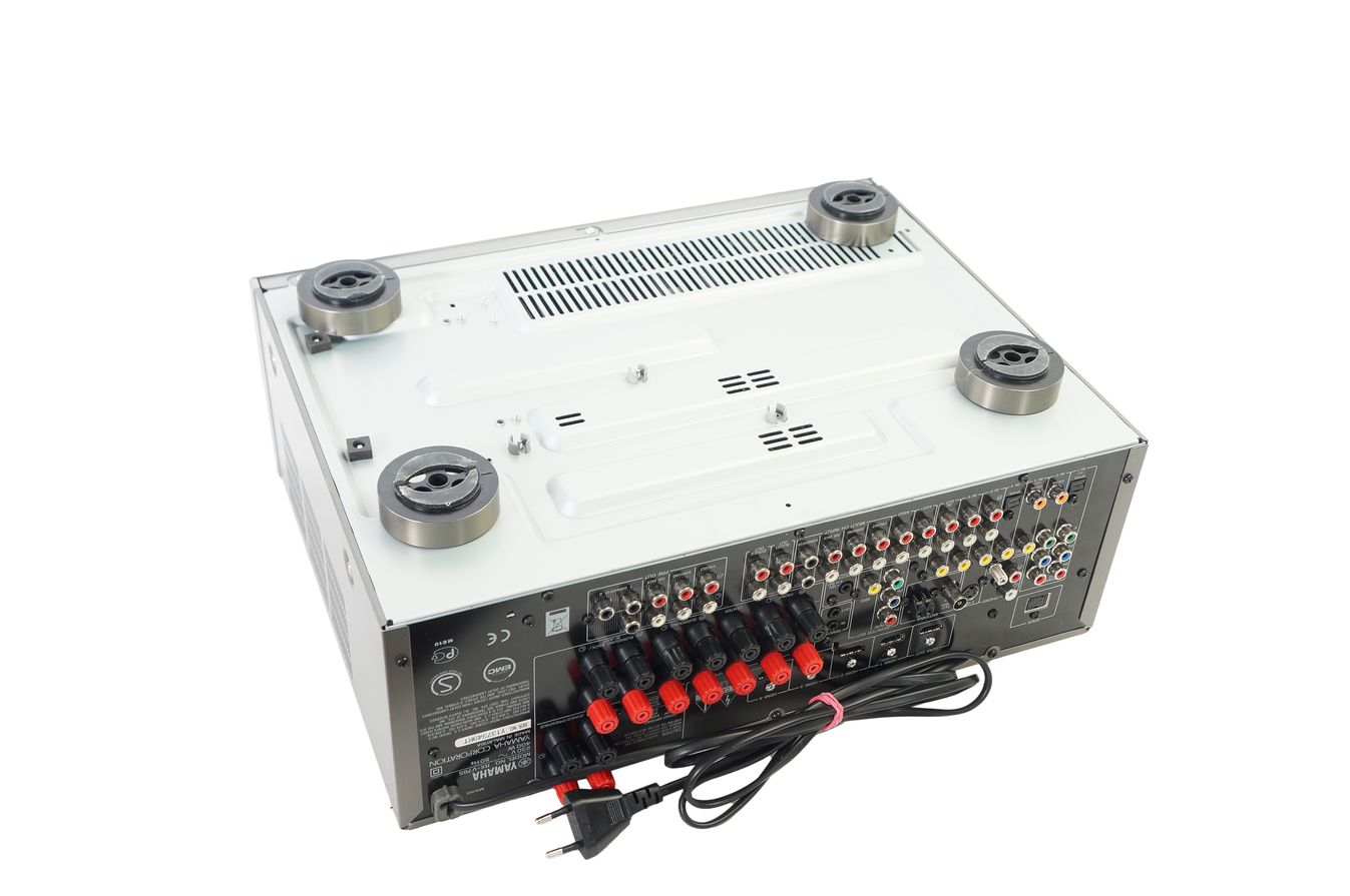 Yamaha_RX-V765_Digital_7.1_Heimkino_AV_Receiver_Silber_09_result
