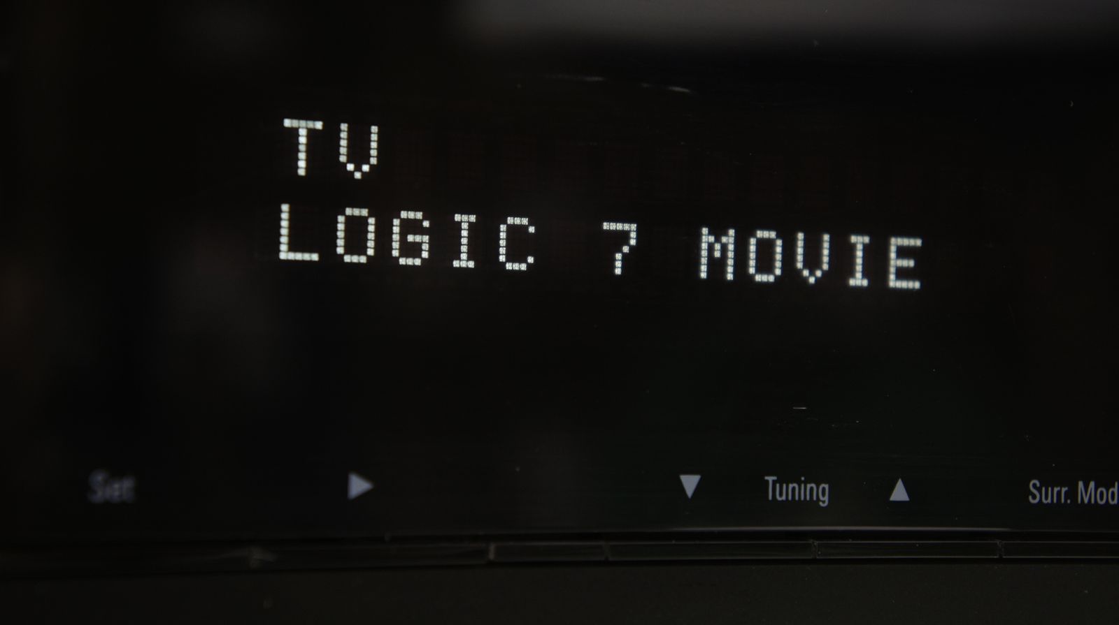 Harman_Kardon_Audio-Video_Receiver_Model_AVR_151S-230_Schwarz_02_result