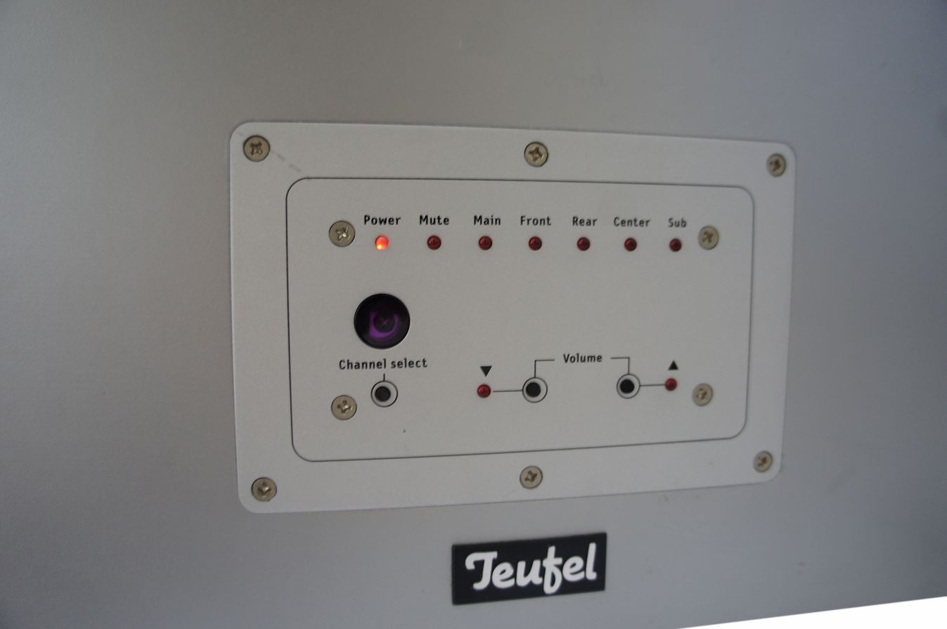 Teufel_Concept_E_Magnum_Power_Edition_Subwoofer_Aktiv_Silber_result