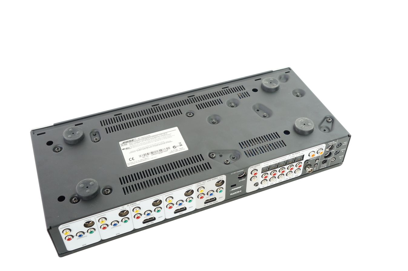 Bose_Media_Center_MC1_Steuerkonsole_Lifestyle_V10_V30_V20_07_result