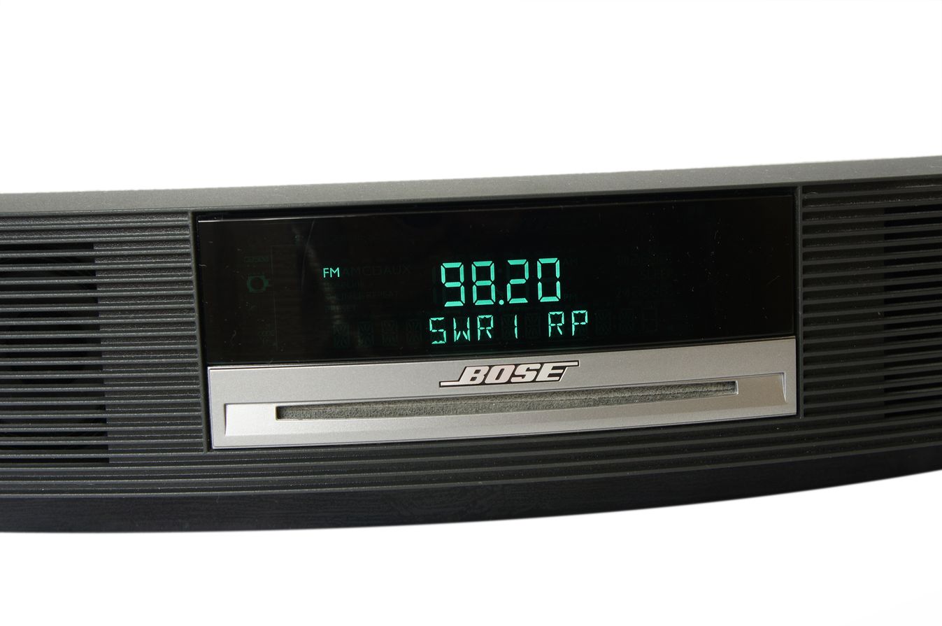 Bose_Wave_Music_System_AWRCC3_Schwarz_02_result