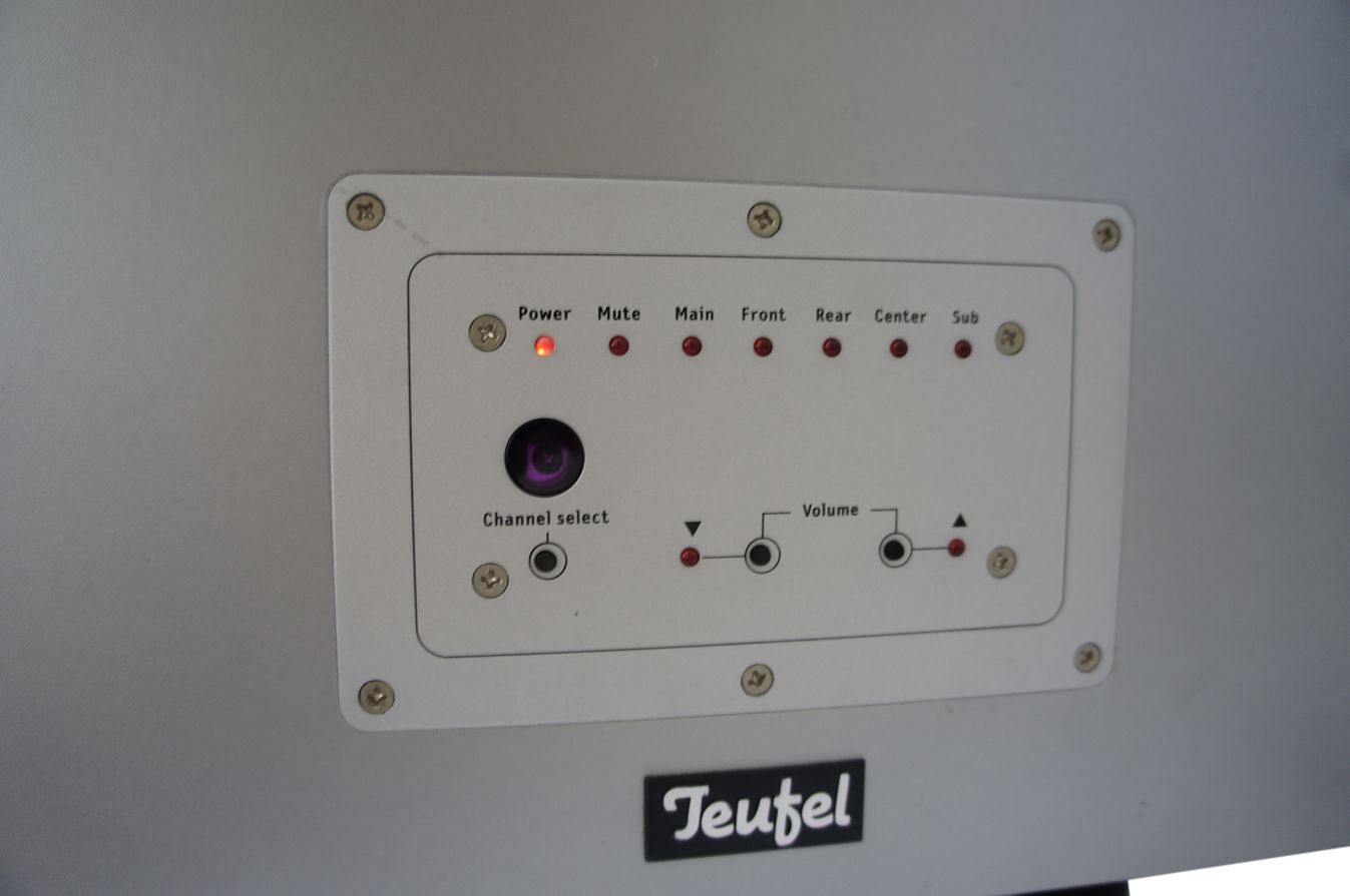 Teufel_Concept_E_Magnum_Power_Edition_Subwoofer_Aktiv_Silber_result