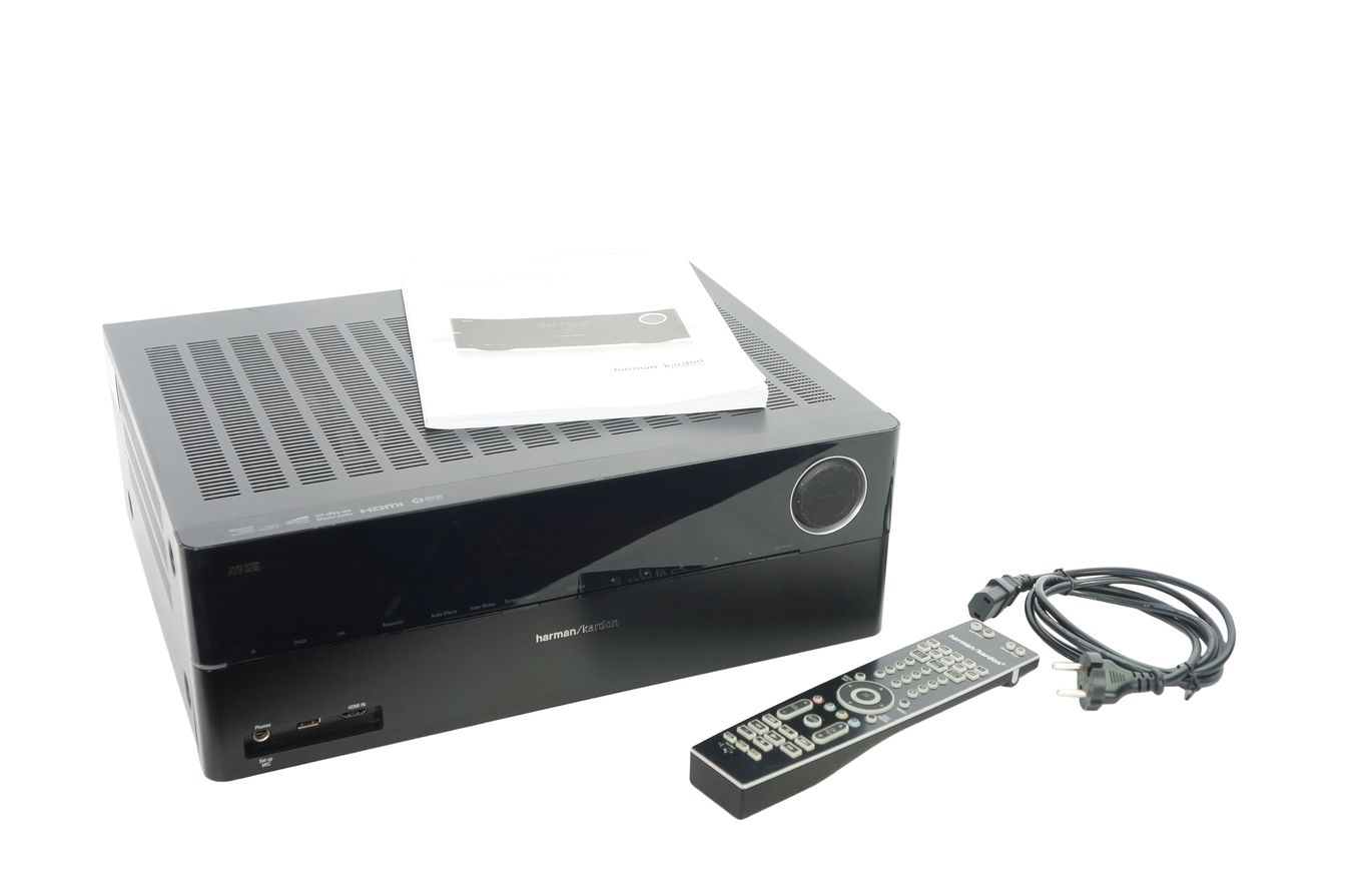 Harman_Kardon_AVR_270-230_AV_Receiver_Schwarz_04_result