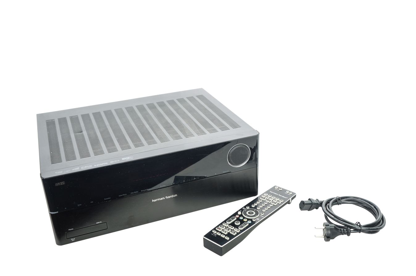 Harman_Kardon_AVR_370-230_AV_Receiver_Schwarz_02_result