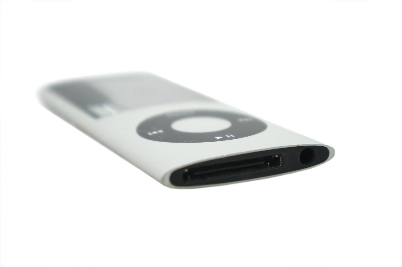 Apple_iPod_Nano_4._Generation_8GB_4._Gen_Grau_A1285_04_result