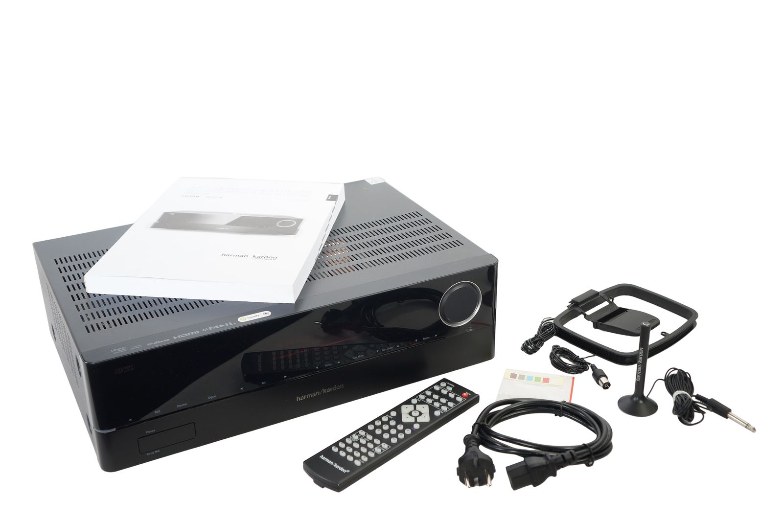 Harman_Kardon_AVR_161S_5.1_AV_Receiver_Schwarz_mit_Mikrofon_03