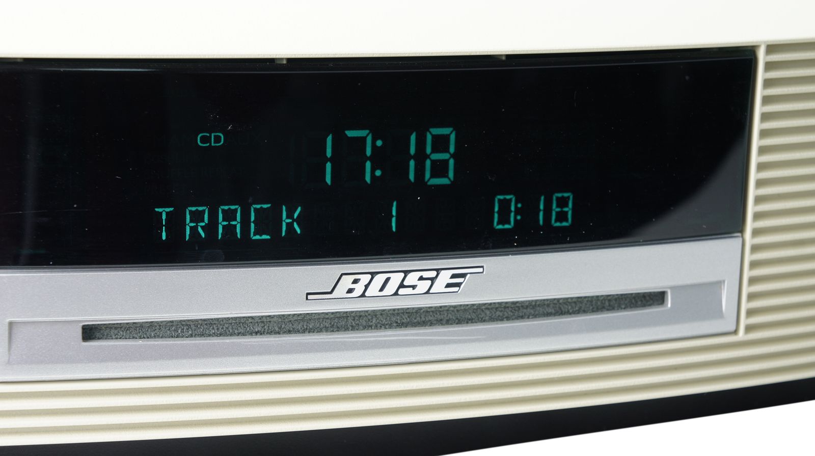 Bose_Wave_Music_System_AWRCC3_Weiss_02