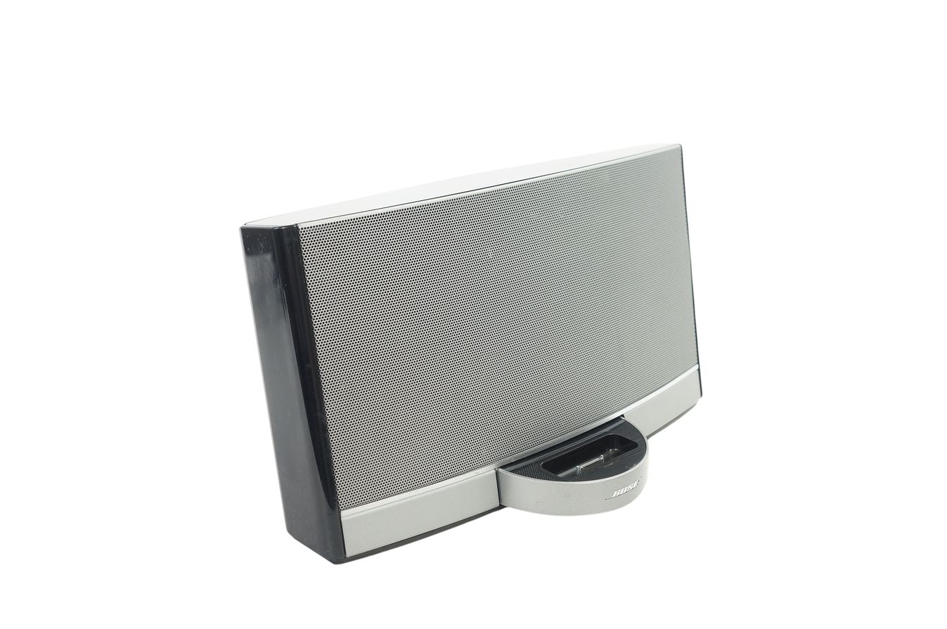 Bose_SoundDock_Portable_Digital_Music_System_05_result