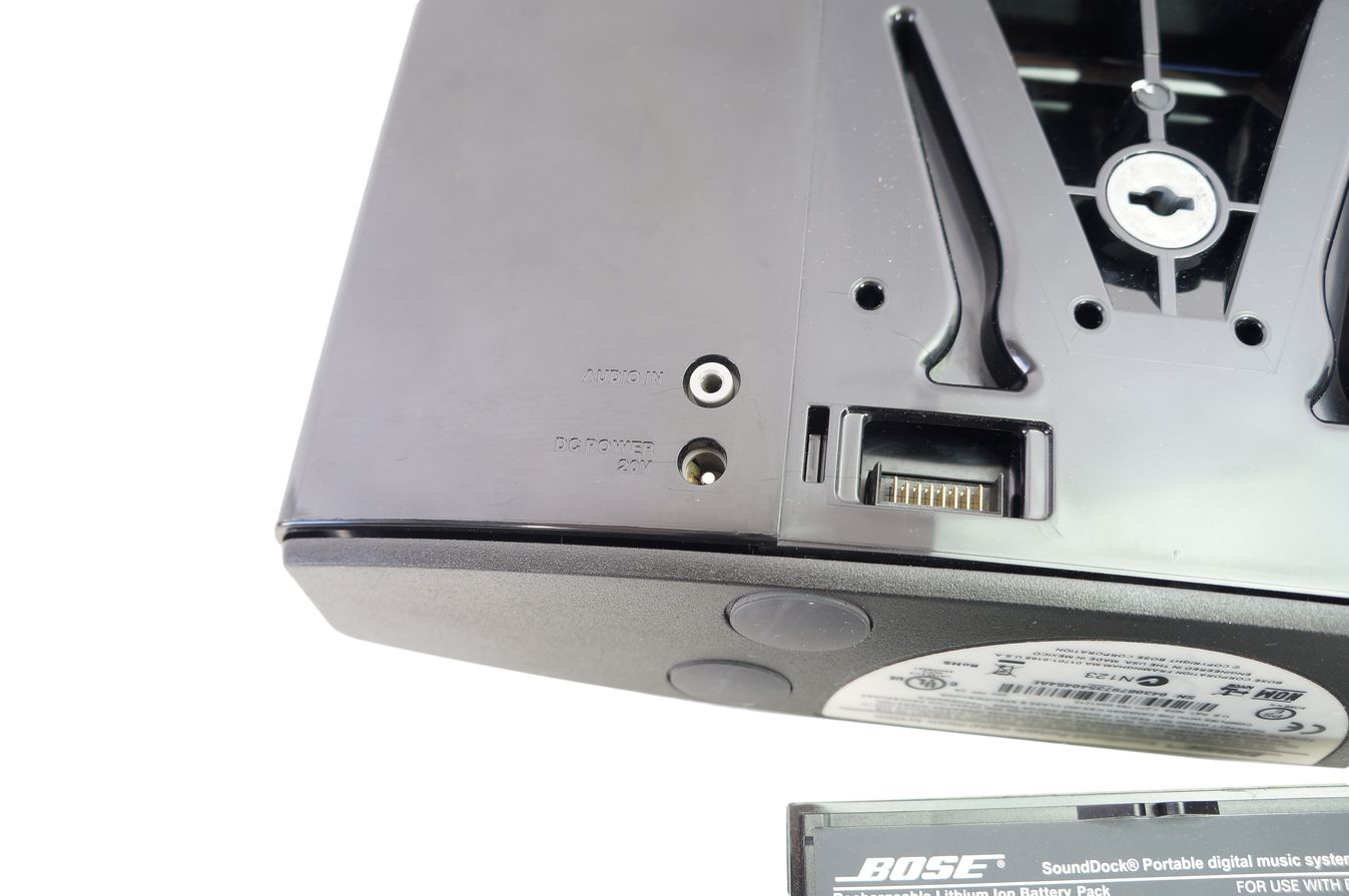 Bose_SoundDock_Portable_Digital_Music_System_10_result