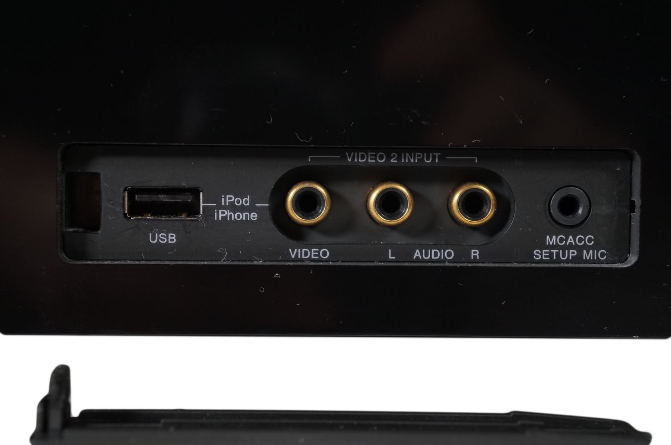 Pioneer_VSX-920-K_7.1_A-V-Receiver_Schwarz_mit_Mikrofon_02_result