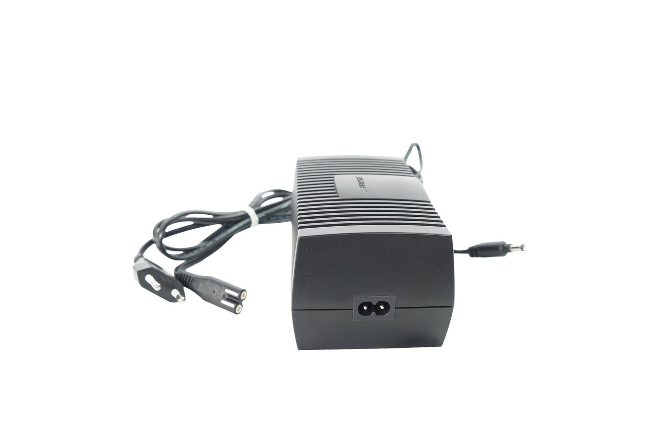 Bose_Media_Center_MC1_Steuerkonsole_Lifestyle_V10_V30_V20_mit_Bose_ADAPTiQ_CD2nKMk