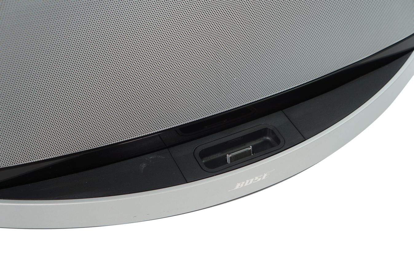 Bose_SoundDock_10_Digital_Music_System_03_result