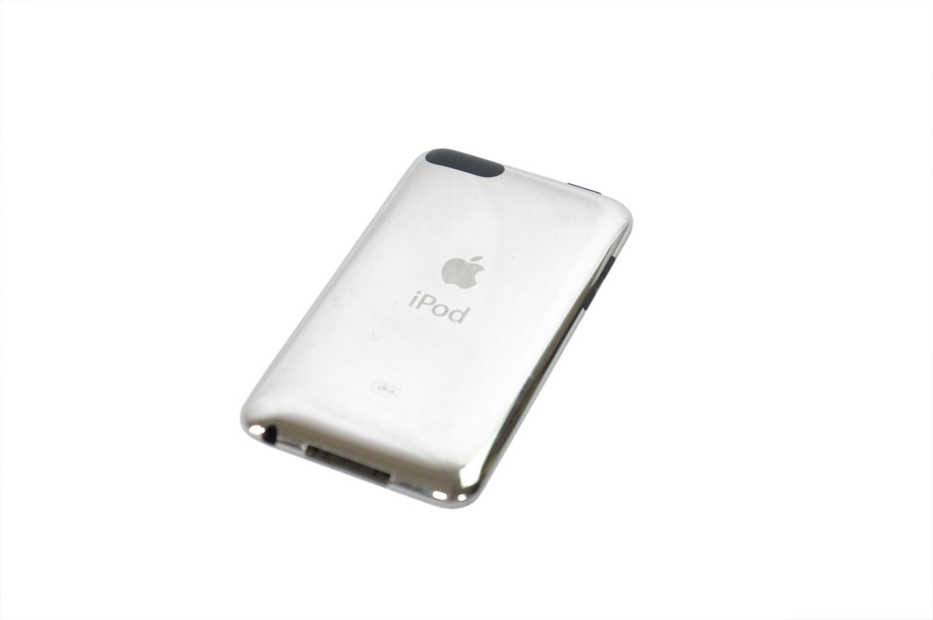 Apple_iPod_32GB_Model_A1318_04_result