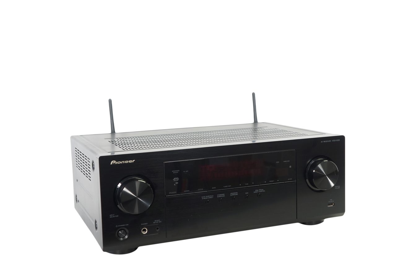 Pioneer_VSX-830-K_5.2_Netzwerk-Mehrkanal_Receiver_Schwarz_mit_Mikrofon_05_result