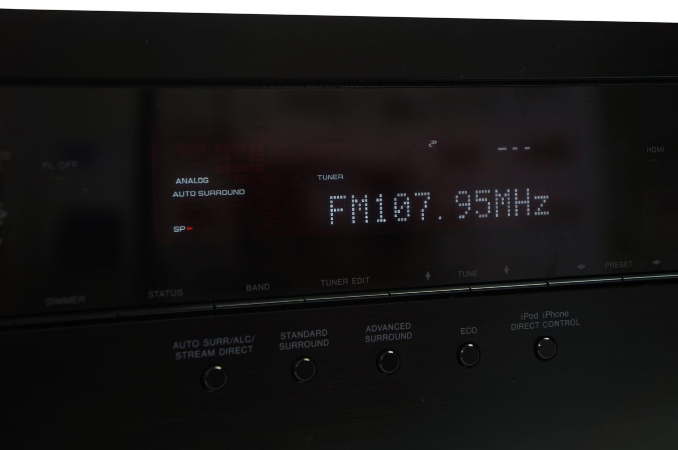 Pioneer_VSX-830-K_5.2_Netzwerk-Mehrkanal_Receiver_Schwarz_mit_Mikrofon_09_result