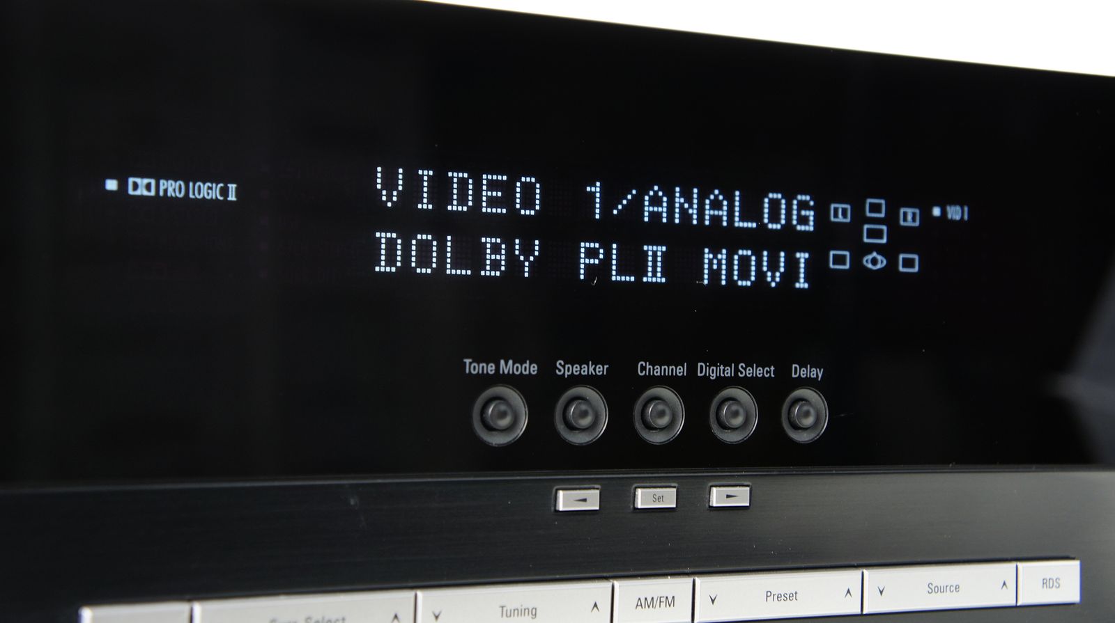 Harman_Kardon_AVR_135_Dolby_Digital_DTS_6.1_Receiver_Schwarz_02_result