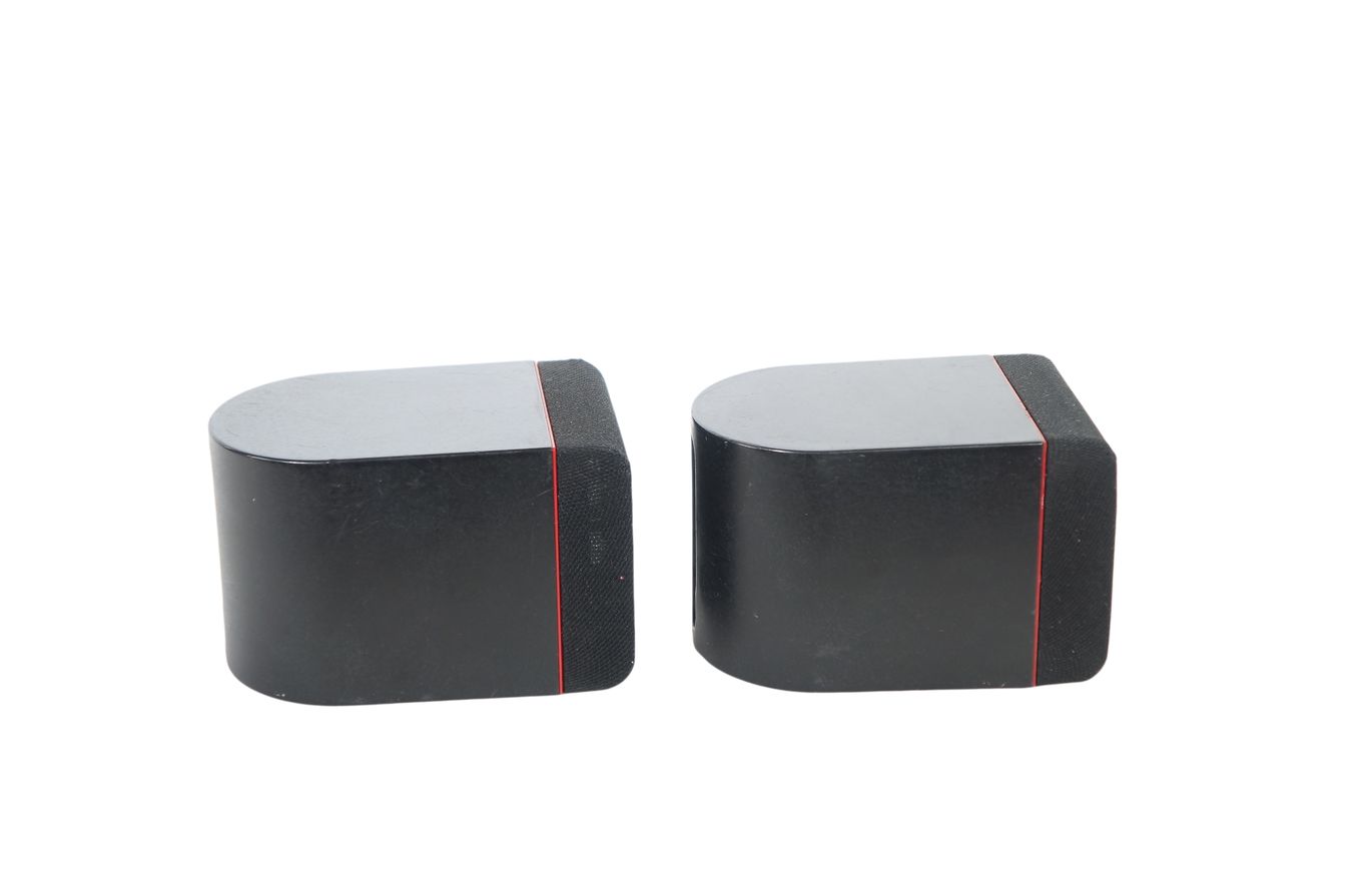 2x_Bose_Einzelcubes_Lautsprecher_Boxen_Series_II_mit_roten_Rand_result
