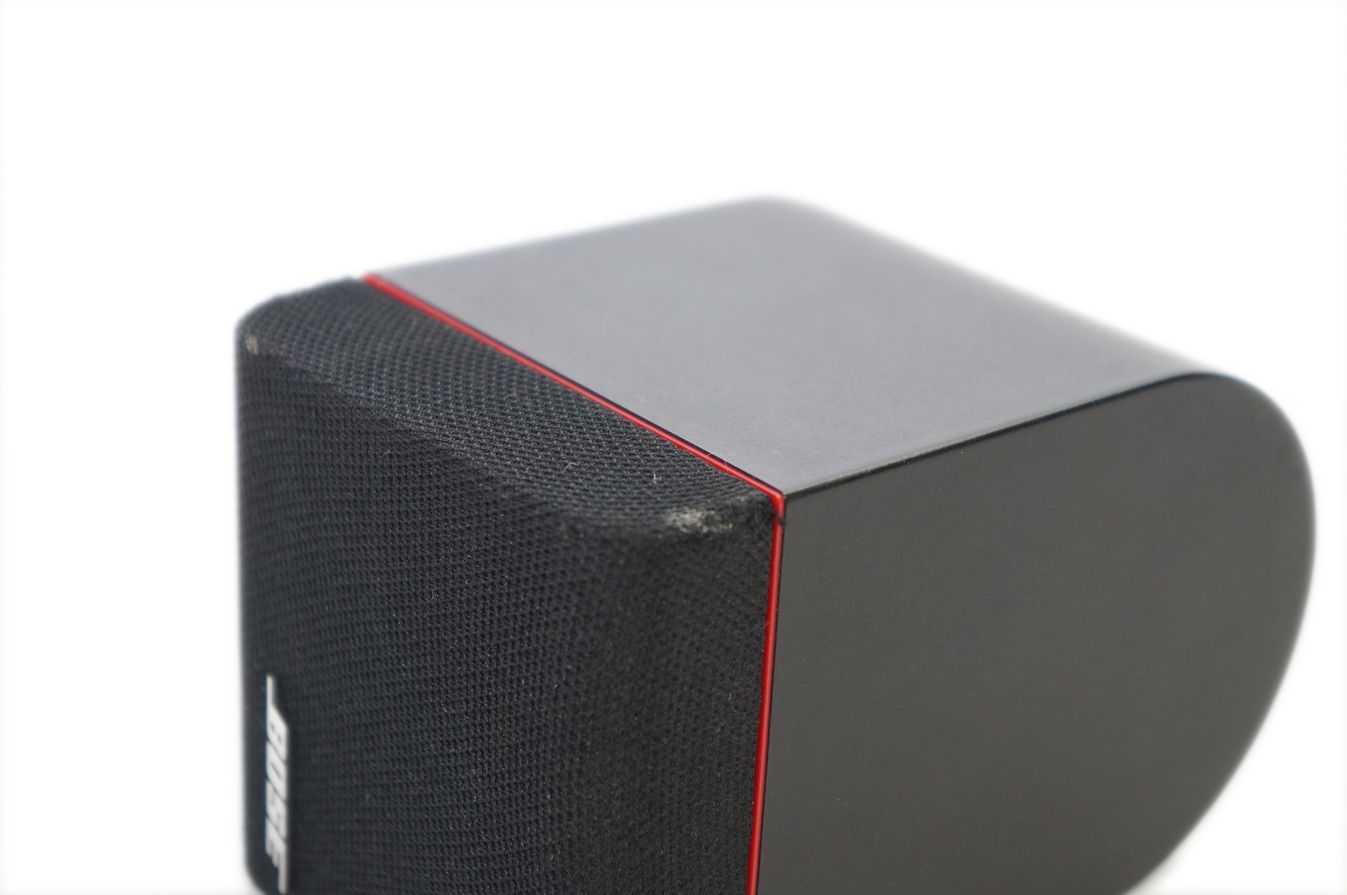 Bose_Einzelcube_Lautsprecher_Box_Series_II_mit_roten_Rand_02_result