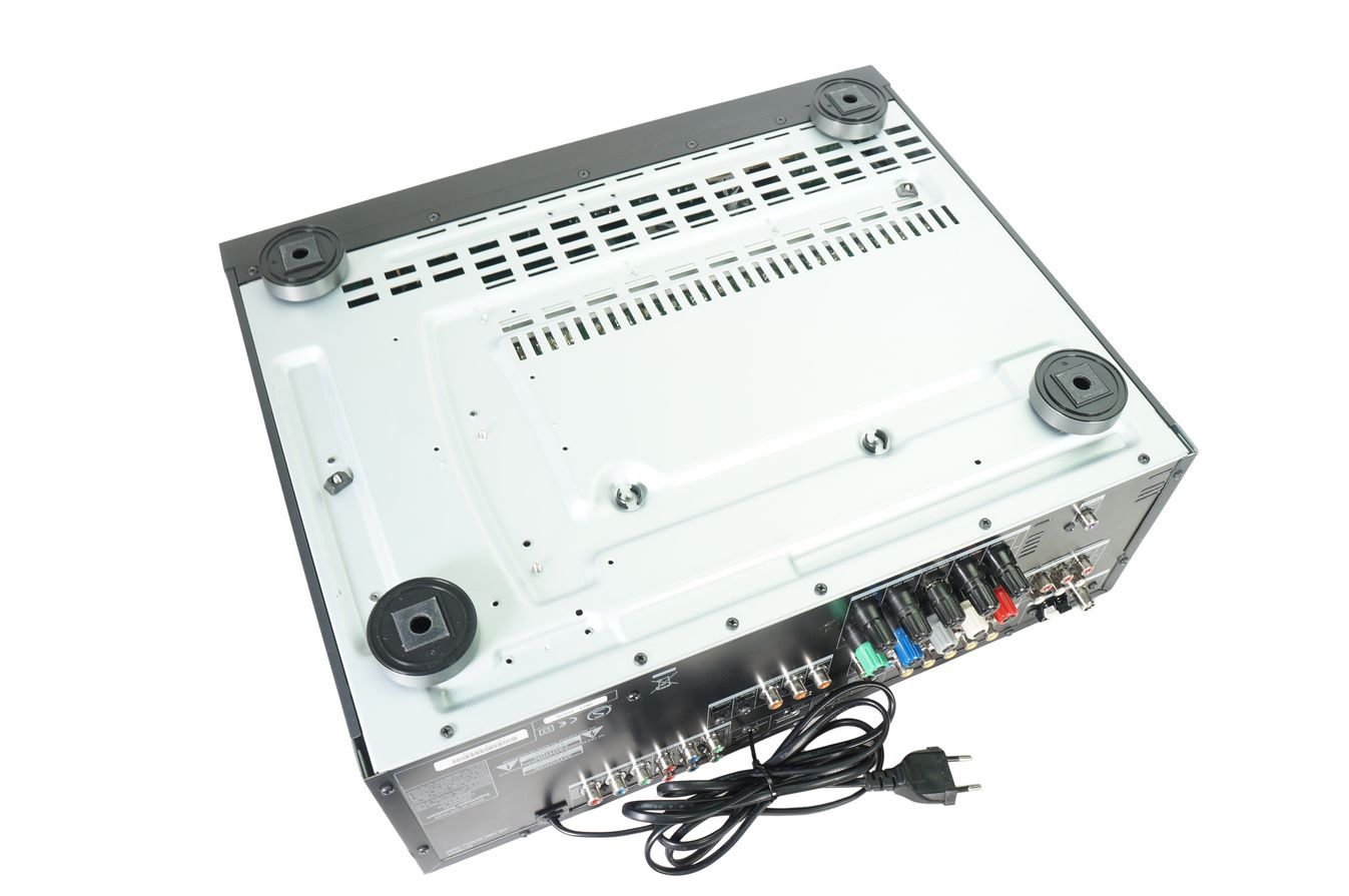 Harman_Kardon_AVR_142_5.1_AV_Receiver_Schwarz_02_result