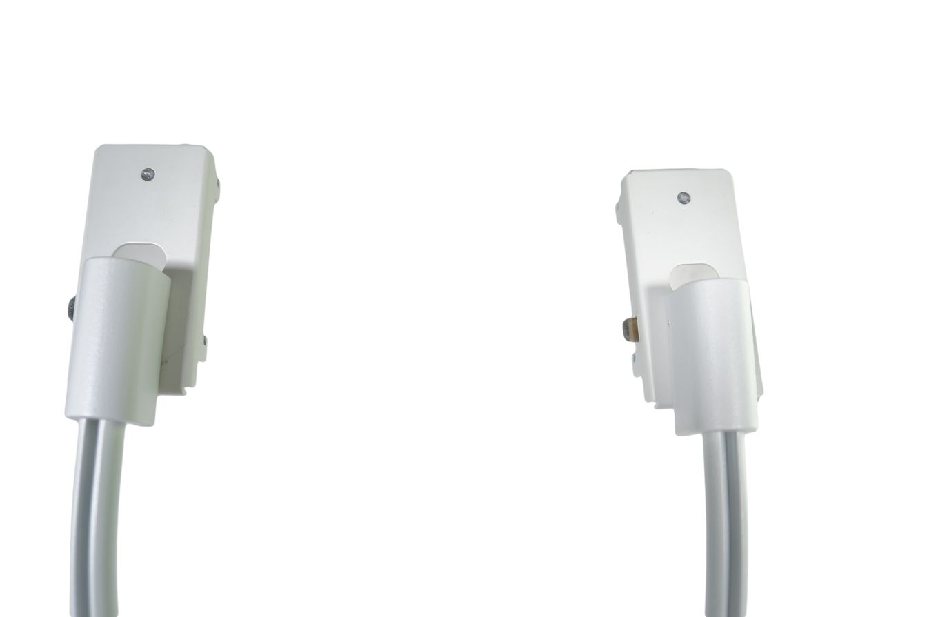 2x_Bose_UFS-20_Series_II_Lautsprecherstander_Weiss_03_result