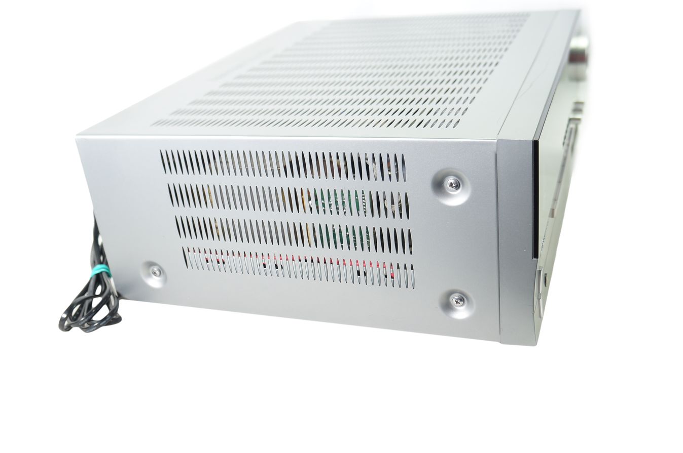 Harman_Kardon_AVR_505_Receiver_Limited_Edition_04_result
