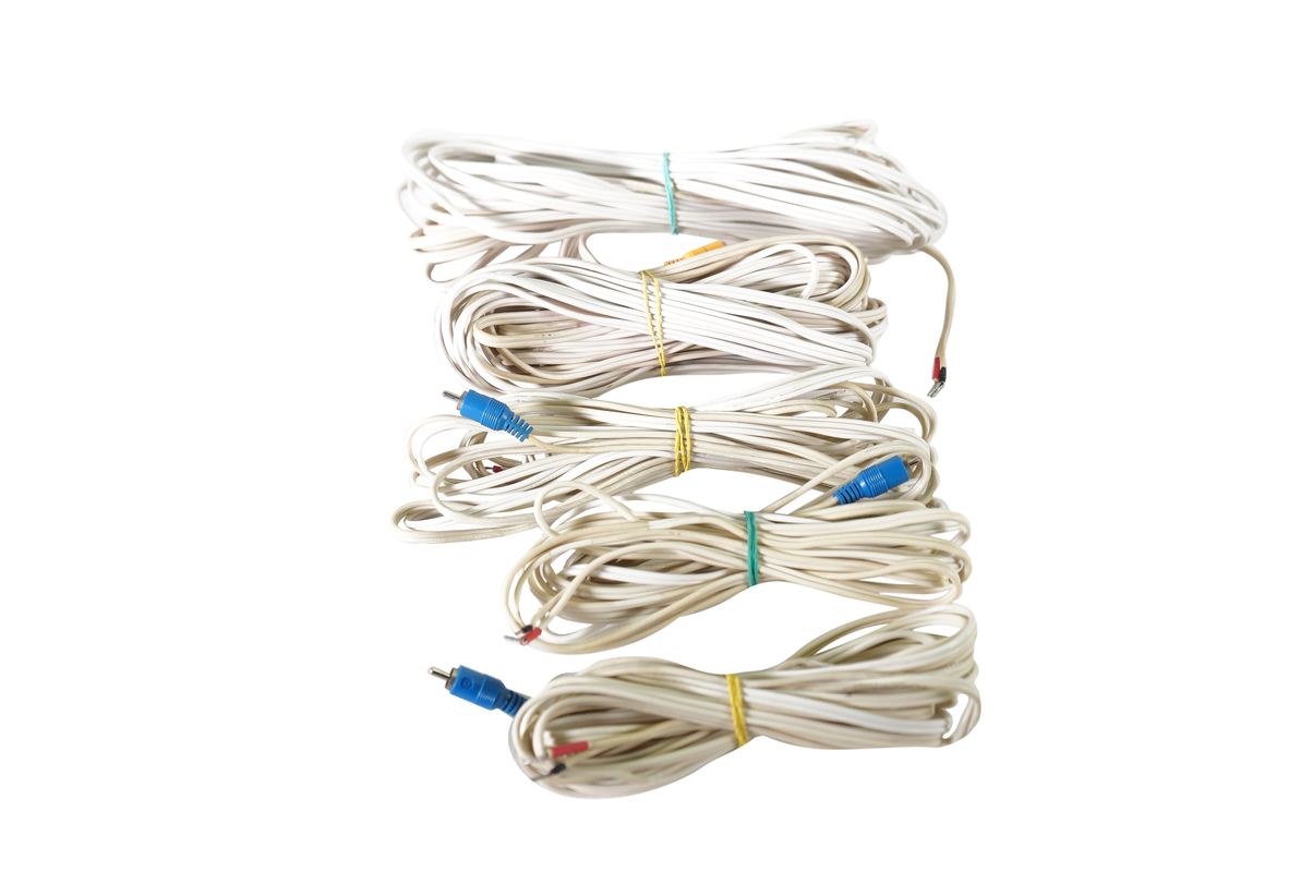 5x_Bose_Acoustimass_Lautsprecherkabeln_Weiss_mit_Stekern_result
