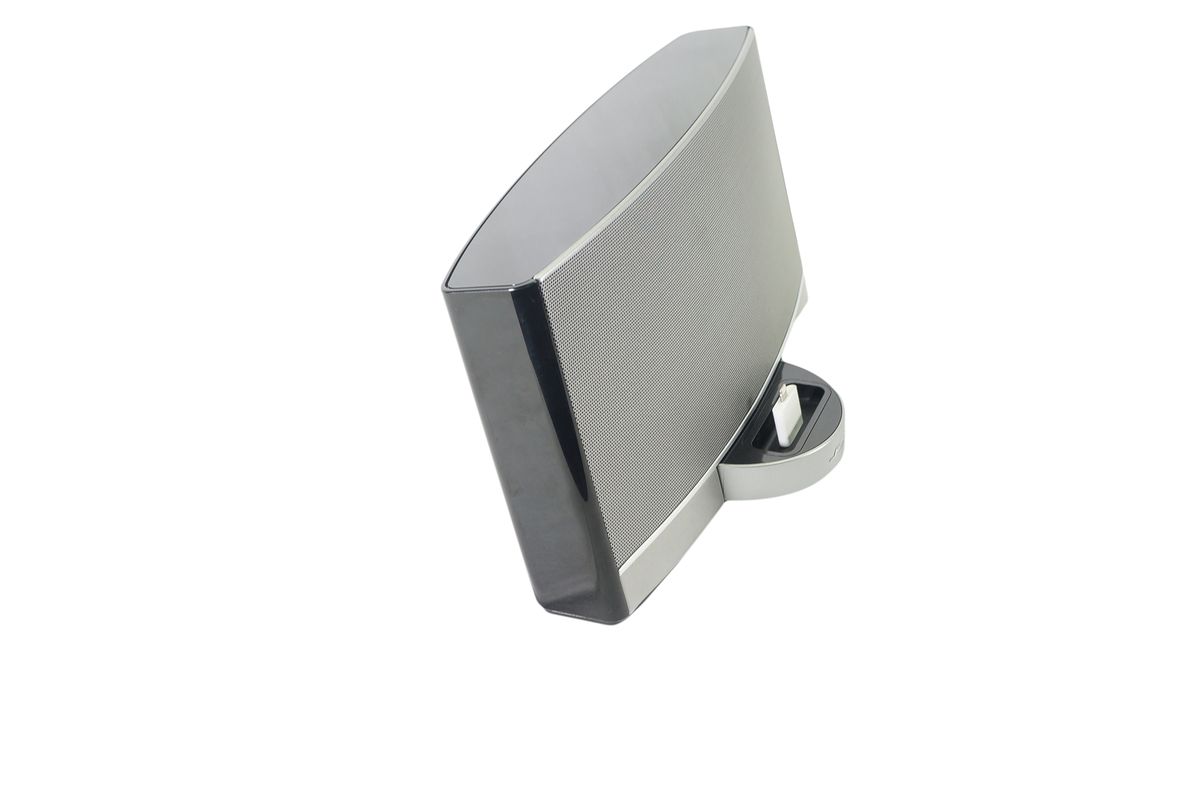 Bose_SoundDock_Portable_Digital_Music_System_03_result